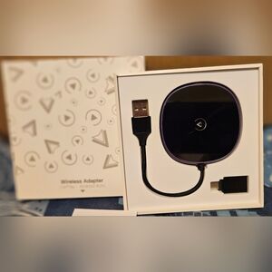 Wireless CarPlay Adapter with USB